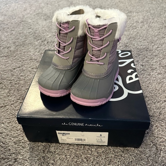 NWT OshKosh Toddler Snow Boots, size 6 - Picture 4 of 5